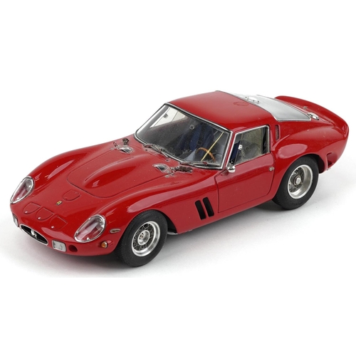 1557 - CMC 1:18 scale diecast model Ferrari 250 GTO in red with box and slip cover