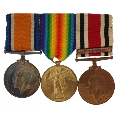 611 - British military World War I three medal group with photograph of soldier in question, comprising a ... 