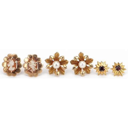 2557 - Three pairs of 9ct gold stud earrings comprising cultured pearls, garnets and cameo shells carved wi... 