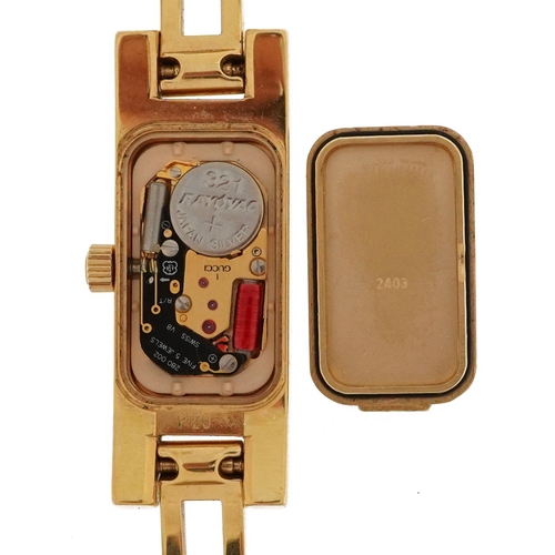 2207 - Gucci, ladies gold plated Gucci 3900L wristwatch, serial number 0193323, the case 12mm wide