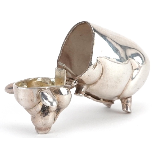 233 - Elizabeth II novelty silver vesta in the form of a pig, 6cm in length, 43.8g