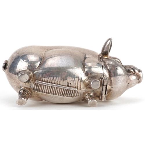 233 - Elizabeth II novelty silver vesta in the form of a pig, 6cm in length, 43.8g