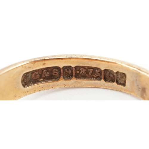 2513 - 9ct gold engraved signet ring, size N, 5.0g