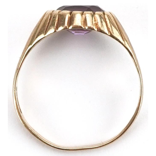 2524 - 9ct gold oval amethyst ring with ornate setting, size K, 2.0g