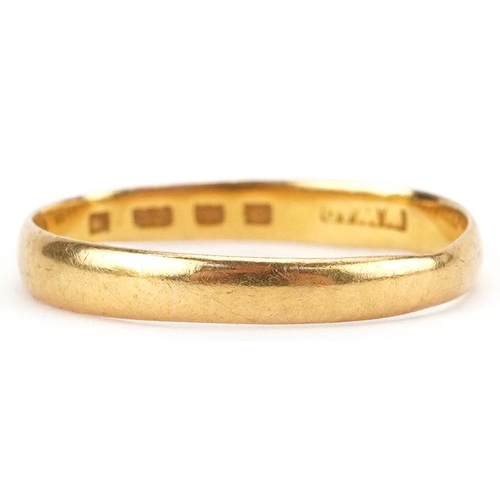 2589 - 22ct gold wedding band, size M, 1.6g