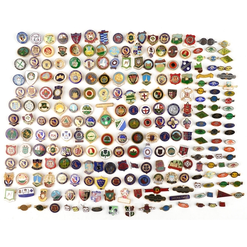 1693 - Extensive collection of bowling interest pin badges, predominantly with enamel