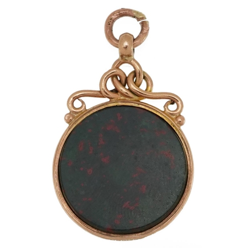 2072 - 9ct gold bloodstone masonic pendant, 3.1cm high, 4.4g