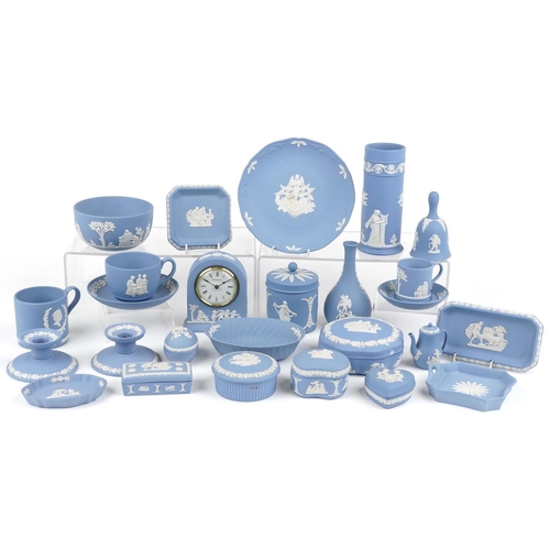 1188 - Wedgwood blue Jasperware including dome top mantle clock, mug commemorating 40th Anniversary of the ... 