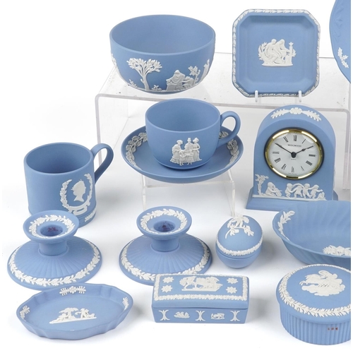 1188 - Wedgwood blue Jasperware including dome top mantle clock, mug commemorating 40th Anniversary of the ... 