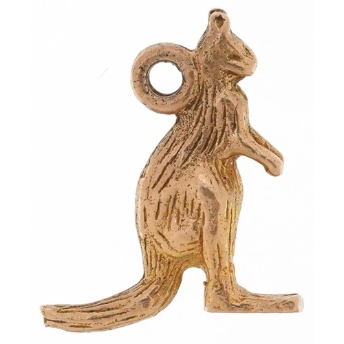 2487 - 9ct gold charm in the form of a kangaroo, 1.5cm high, 1.5g