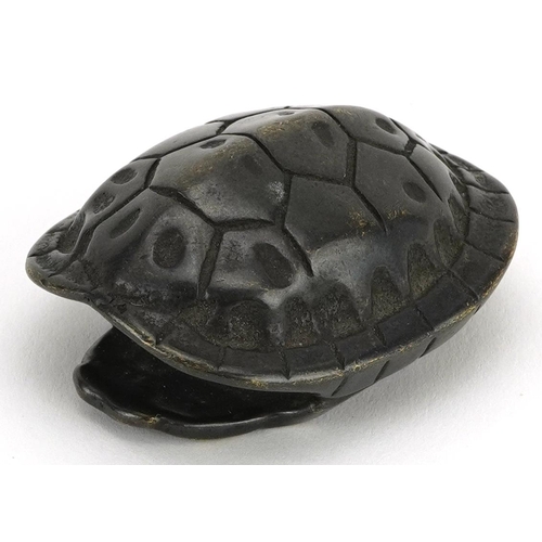 1426 - Patinated bronze model of a turtle shell, 6cm in length