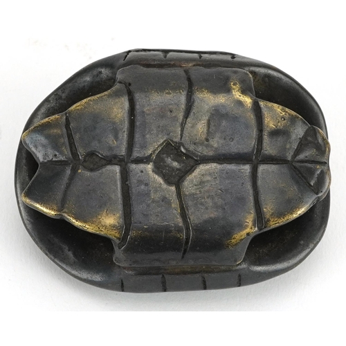 1426 - Patinated bronze model of a turtle shell, 6cm in length