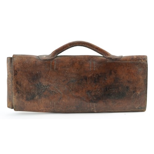 557 - Victorian leather farrier's bag, 40cm wide