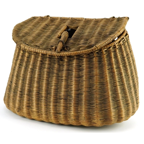 399 - Early 20th century sporting interest angler's fishing basket, 31cm wide