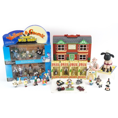 1616 - Wallace & Gromit collectables including The Cauliflower Collection set and The Carrot Collection set... 