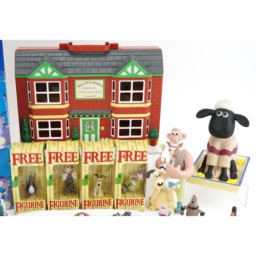 1616 - Wallace & Gromit collectables including The Cauliflower Collection set and The Carrot Collection set... 