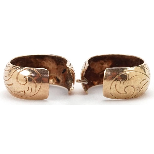 2213 - Pair of 9ct gold floral engraved hoop earrings, 1.6cm in diameter, 2.4g