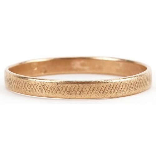 2548 - Continental 9ct gold engine turned wedding band, size W, 2.3g