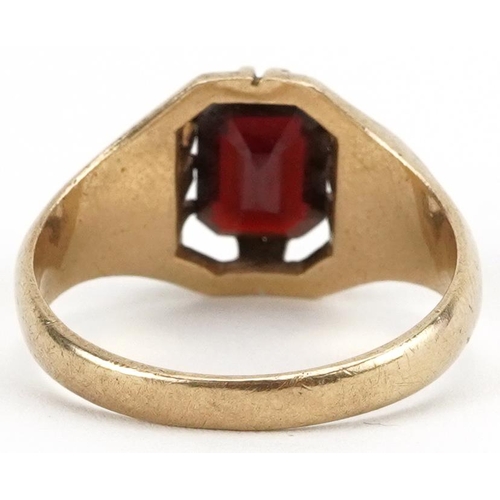 2510 - 9ct gold garnet ring, the garnet approximately 8.80mm x 6.40mm x 4.0mm deep, size V/W, 5.4g