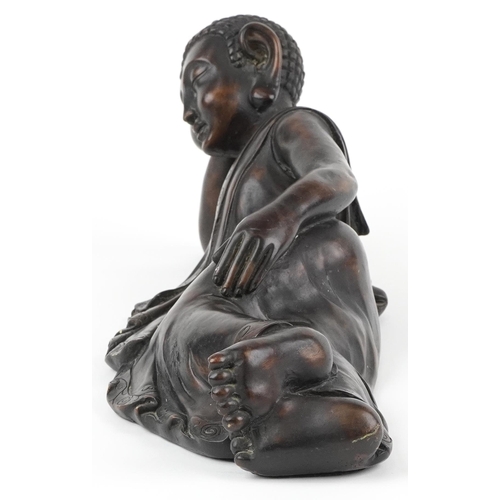 1370 - Bronzed figure of Mahaparinirvana buddha, 41.5cm wide