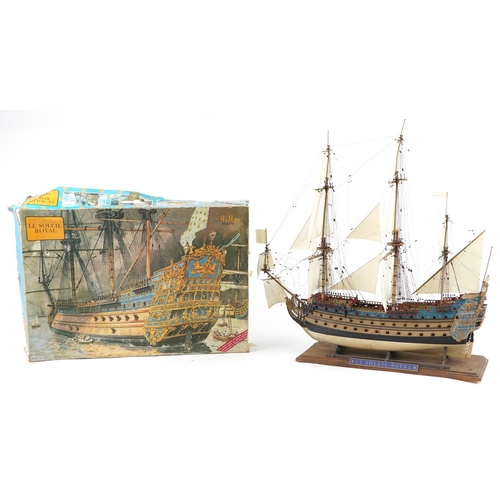 1481 - Two Heller model boats with boxes comprising HMS Victory and Le Soleil Royal