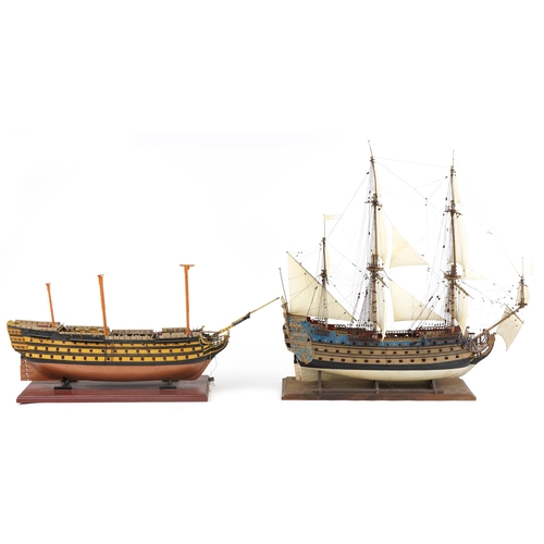 1481 - Two Heller model boats with boxes comprising HMS Victory and Le Soleil Royal