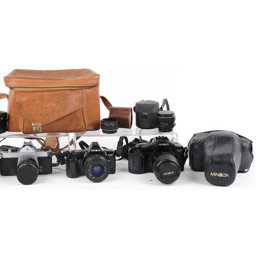 1256 - Vintage cameras and accessories including Minolta Dylax 3000I