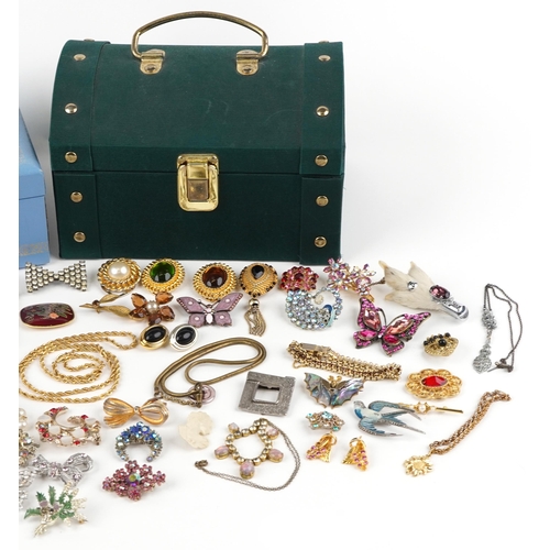 2791 - Vintage and later costume jewellery including jewelled and enamel brooches, Napier necklace and ring... 