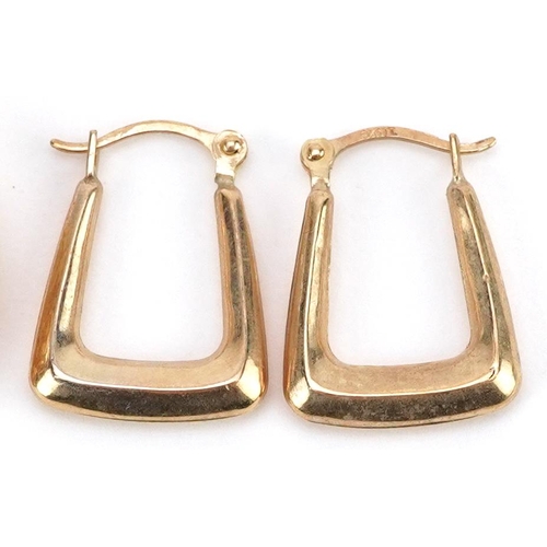 2133 - Two pairs of 9ct gold hoop earrings, one pair with floral engraved decoration, the largest 1.9cm in ... 