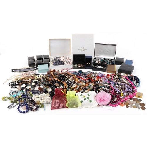 2775 - Vintage and later costume jewellery including necklaces, bracelets, brooches and earrings