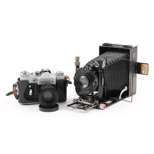 1247 - Two vintage cameras comprising Voigtlander and Zenit with case