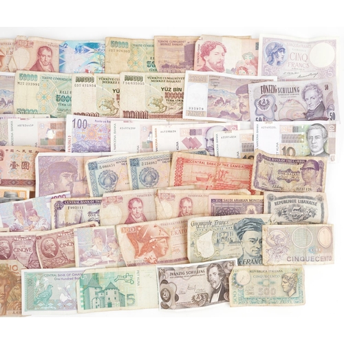 1691 - Large collection of world banknotes