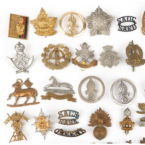 1846 - Collection of military interest cap badges and buttons including 3rd Derbyshire, King's Shropshire L... 