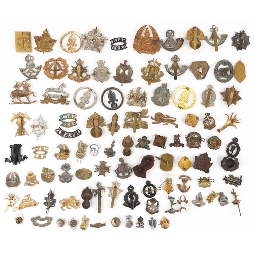 1846 - Collection of military interest cap badges and buttons including 3rd Derbyshire, King's Shropshire L... 