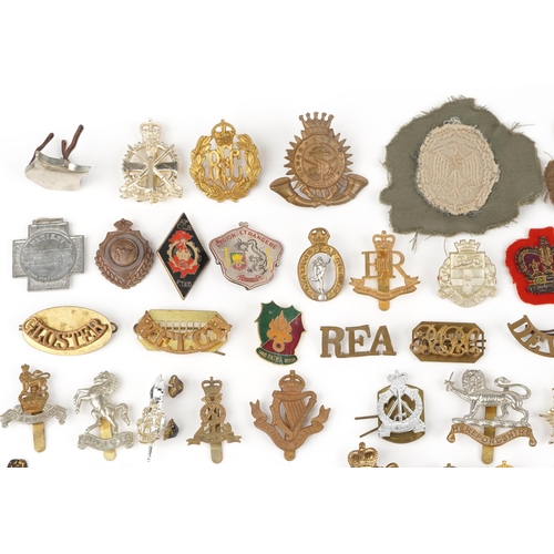 1847 - Militaria, predominantly cap badges, buttons and pips, including Green Howards, North Hants, Old Com... 