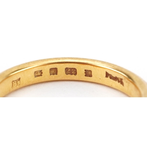2260 - George V two tone engraved 22ct gold wedding band, London 1930, size L, 4.4g