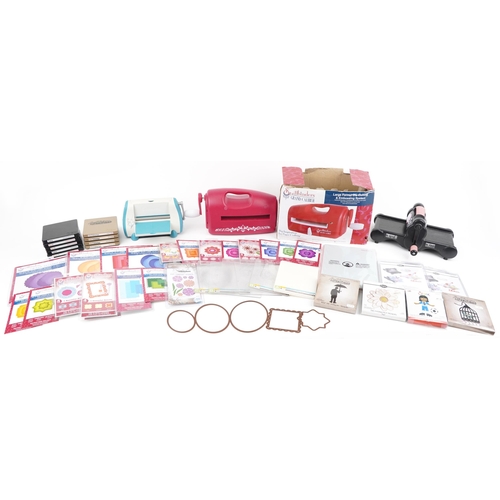 1287 - Craft making accessories including Spellbinders Grand Calibre die cutting and embossing system and a... 