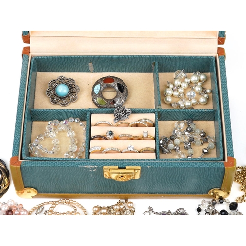 2817 - Vintage and later costume jewellery including brooches, enamelled badges, gold plated necklaces, rin... 