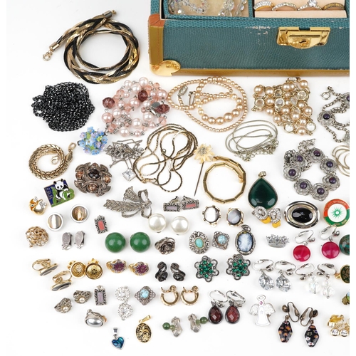 2817 - Vintage and later costume jewellery including brooches, enamelled badges, gold plated necklaces, rin... 