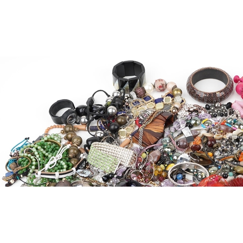 2822 - Large collection of vintage and later costume jewellery and wristwatches, some silver, including nec... 