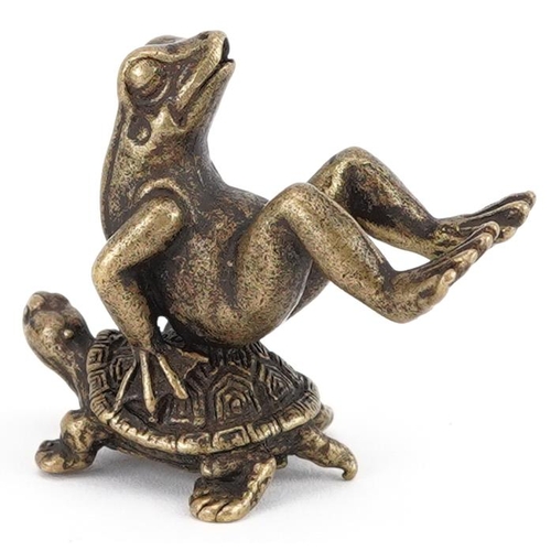 1315 - Comical bronze of a acrobatic frog on tortoise, 3.5cm high