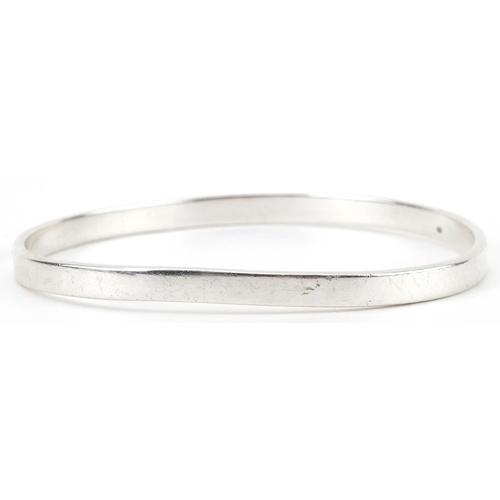 2753 - Maddocks Jewellery Collection, Scottish silver bangle, Edinburgh 2000, 6.5cm in diameter, 20.7g