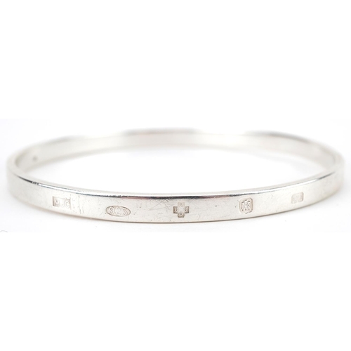 2753 - Maddocks Jewellery Collection, Scottish silver bangle, Edinburgh 2000, 6.5cm in diameter, 20.7g