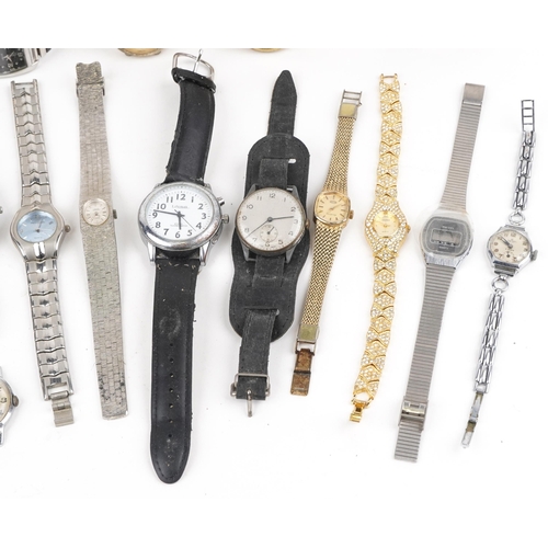 2812 - Vintage and later ladies and gentlemen's wristwatches including Smiths, Timex and Citizen