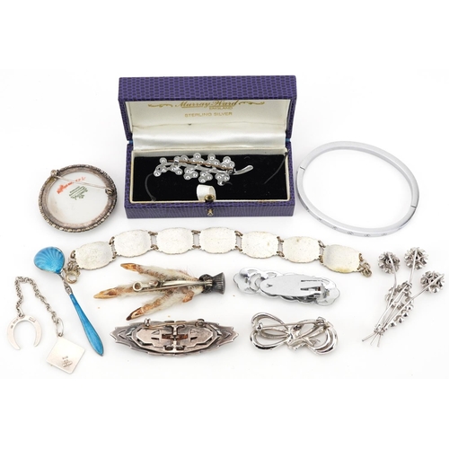 2776 - Antique and later jewellery and a silver and guilloche enamel mustard spoon, including a silver moun... 