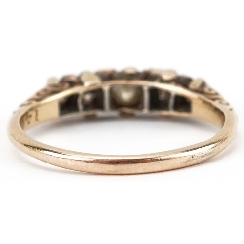 2250 - Antique gold graduated diamond five stone ring, the largest diamond approximately 0.20 carat, size J... 