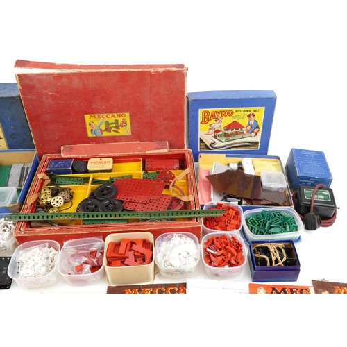 1633 - Large collection of vintage Meccano and Bayko construction toys including Bayko No 3 Building set, B... 