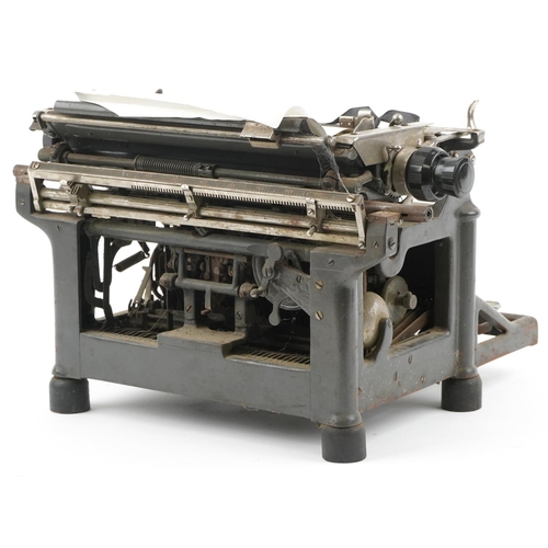 1574 - Vintage Underwood typewriter, 35cm wide