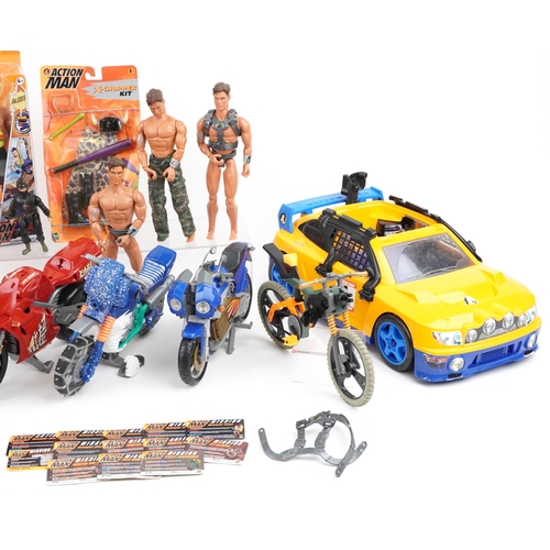 1643 - Collection of vintage and later Action Man toys including action figures and vehicles