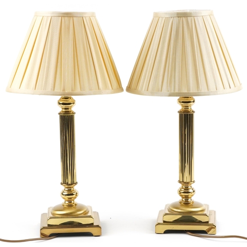 1391 - Pair of classical brass Corinthian column table lamps with stepped square bases and silk lined pleat... 